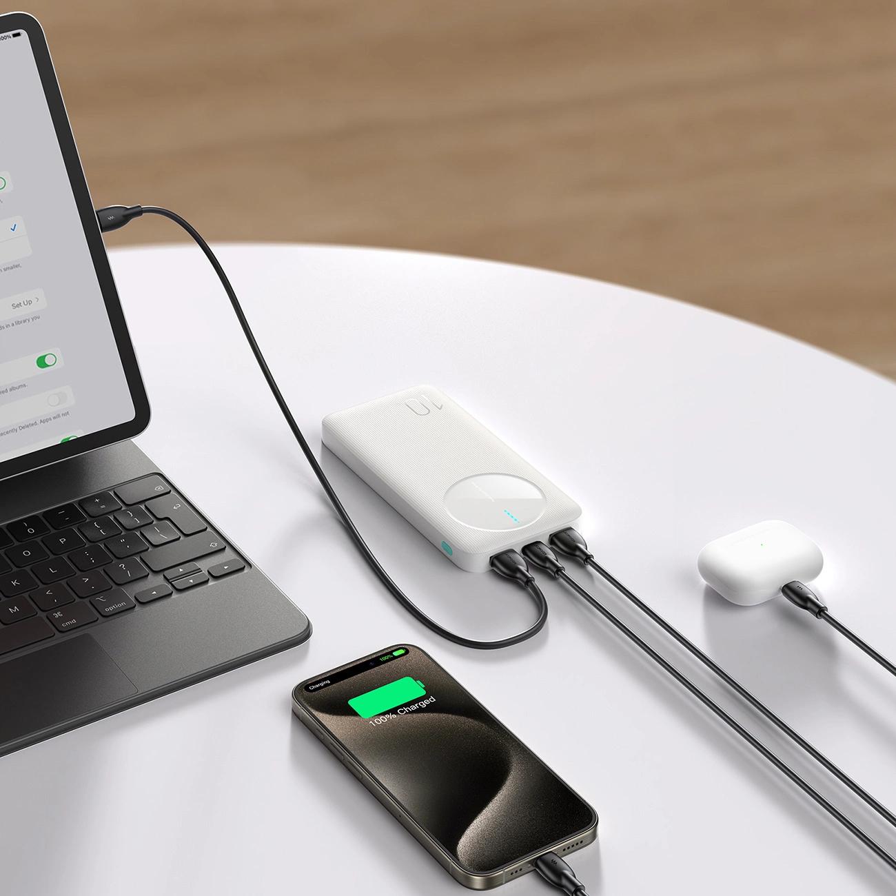 Joyroom Powerbank – 10 000 mAh, 2,4A, 2x USB-A, 1x USB-C - Fekete